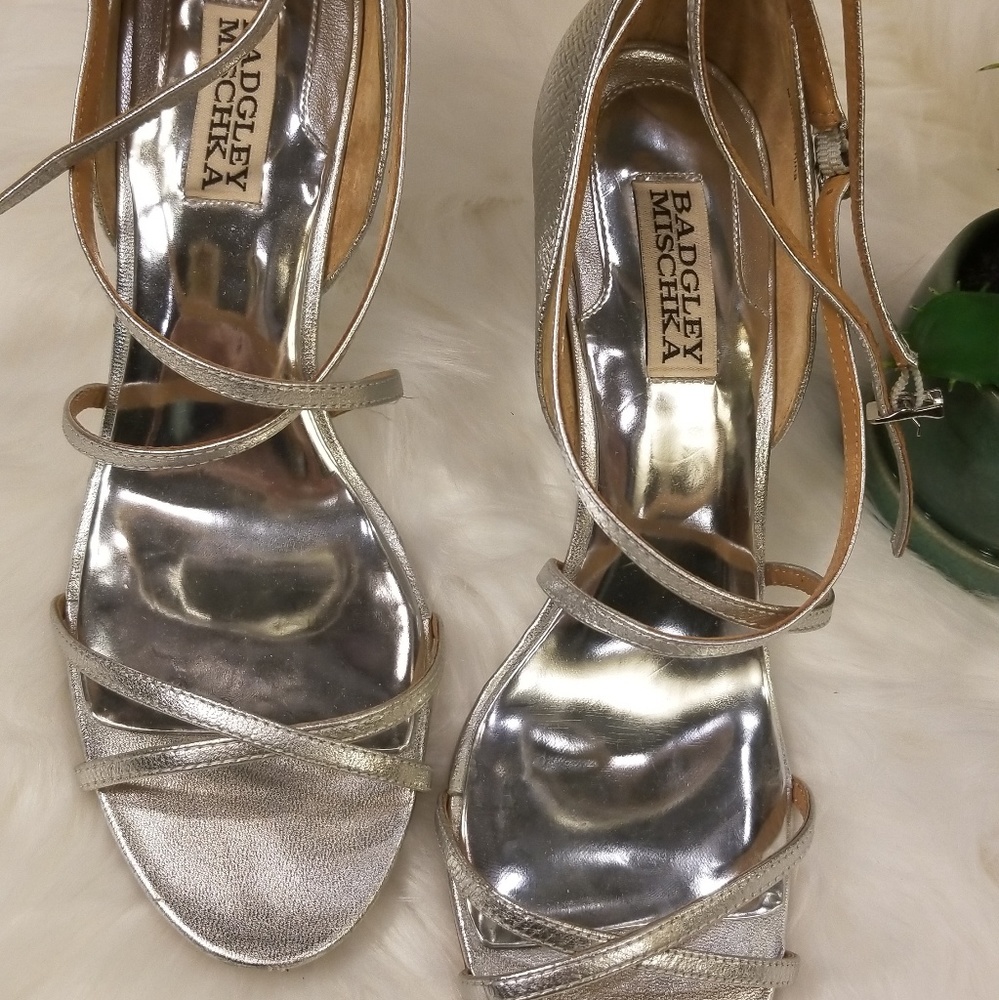 Badgley Mischka Silver Leather Sandals WOW! Party!